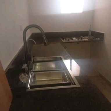 APARTAMENTO INTERIOR CON GRAN ESPACIO Y PLACA LIBRE  EN EL MUNICIPIO DE PLAYA CERCA DE  9na y  70  A UNOS PASOS DE MOTE - 8/10