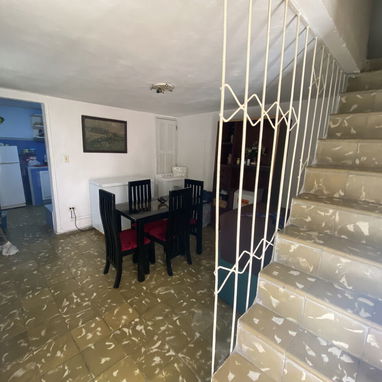 En venta casa colonial en la Habana Vieja. Toda la esquina, excelente para negocio!! - 10/10