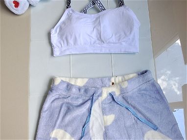 Cómodos pijamas de tela peluche - Img 66904098