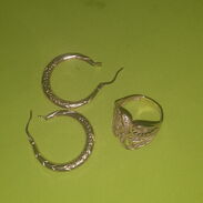 Se vende anillo original 10 k de Panamá y argollas de oro - Img 45596161