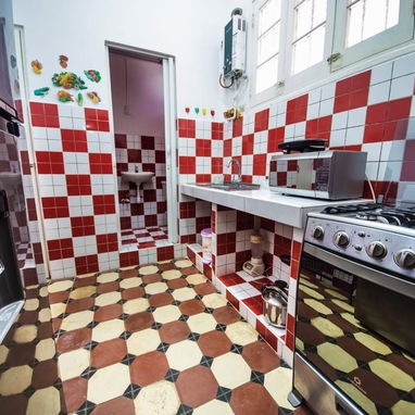 300 USD.RENTO LINEAL APTO DE 2 HABITACIONES Y 2 BAÑOS EN EL VEDADO ZONA CENTRICA POR HOTEL NUEVO TORRE K .52501177 - Img 124088260