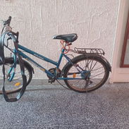 Bicicleta de carreras de uso. - Img 58192185