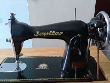 Vendo máquina de coser - Img 68696452