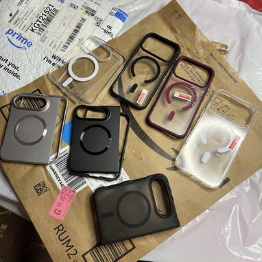 Disponible para la venta todos los accesorios para la serie 18 de iPhone (completa) incluyendo el Dúos!! - 9/10