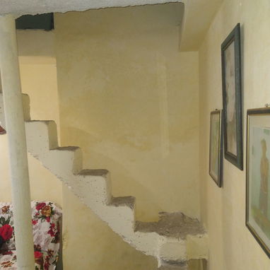 SE VENDE ESTE APARTAMENTO EN CENTRO HABANA 4400 . ES PROPIEDAD EN UN PASILLO TRANQUILO Y ES EL 1 ro - Img 127383134