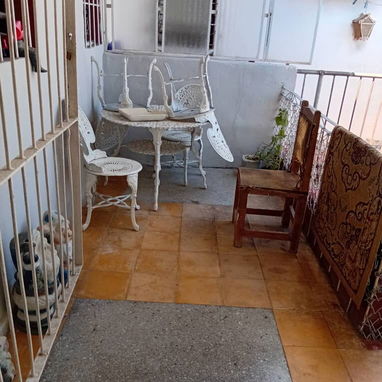 72_*SE VENDE APTO SOTERRADO EN 3ER PISO EN HABANA VIEJA🏰*  👌🏽*EL POLICLÍNICO AL DOBLAR🔜LA BODEGA EN LOS BAJOS Y EL A - Img 122990806