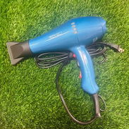 Secador de pelo profesional marca Royal 2000 watts - Img 53480250