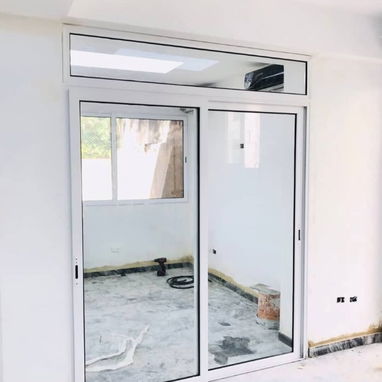 Marqueteria de aluminio y cristal , ventanas , puertas , mamparas para baño , paño fijo , estantes , ect - Img 121349323