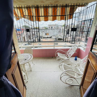 🏠Se renta apartamento céntrico en los altos de Obispo,a unos pocos metros del Centro histórico de la habana y Floridita - Img 114497760