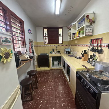 Venta de  casa independiente en la entrada de Santiago de Las Vegas, Avenida principal, Boyeros - 6/10