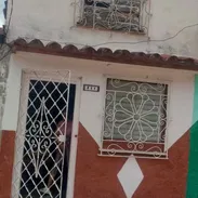 Se vende esta casa en Colón matanzas calle Pedro Betancourt entre Mesa y Mario Muñoz.Consta de sala,comedor y bar inclui - Img 57852301