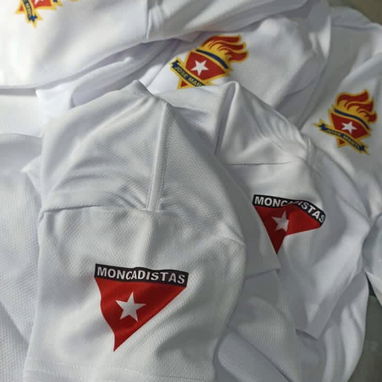 Venta de Pullovers pomos y cartucheras para la escuela - 8/9