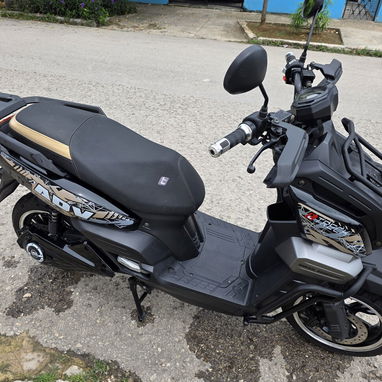 Moto eléctrica marca ADV - 4/7