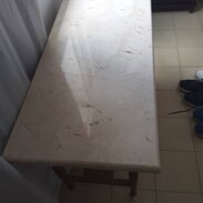 Mesa de madera con marmol - Img 45539198
