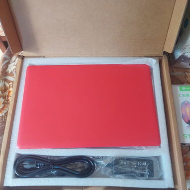 320USD Laptop Roja NUEVA EN SU CAJA + accesorio de regalo - Img 126167053