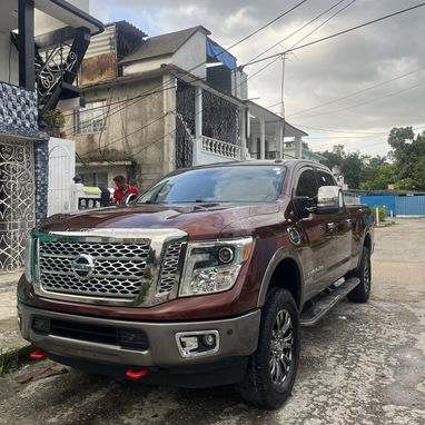 🛻Nissan titán De petróleo en venta - Img 122939066