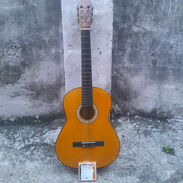 Guitarra clásica con juego de cuerda de repuesto - Img 56401209