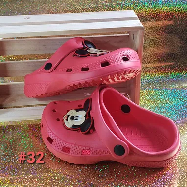 Crocs, chancletas, sapitos - Img 122625506