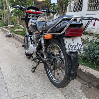 Suzuki AX-100 - 2/3
