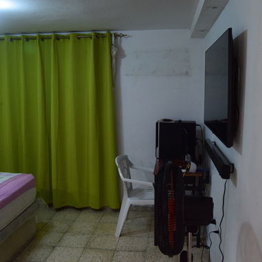 Casa de 4 habitaciones, piscina en el reparto Martí precio negociable - Img 123295488