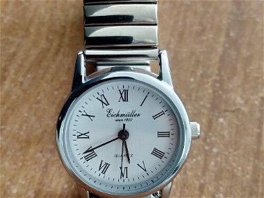 Bonito reloj alemán de mujer en acero inoxidable, NUEVO, comprado en Europa - Img 67093953
