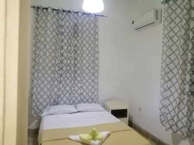 Se renta (lineal) apartamento cómodo y céntrico en el Vedado, La Habana - Img 66159858