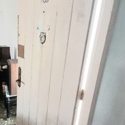 Vendo 4 puertas de madera en uso 150 usd - Img 55957575