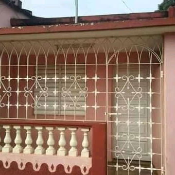 C confeccionan rejas para su vivienda. Empresa u otra entidad. Llamar al 53990900. Ernesto . O escribir por WhatsApp o m - 3/6