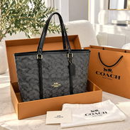 CARTERA COACH SIGNATURE TOTE🎁Elegante, moderno y fácil de combinar.  * 🛍️ Ideal para el trabajo, paseos y uso diario - Img 58088574