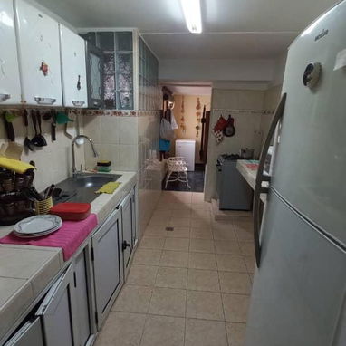 Apartamento en el Vedado, en edificio residencial 🏡 - Img 118955442