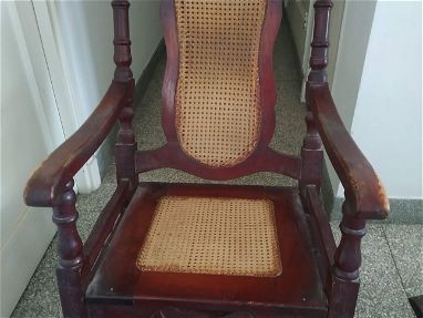 Vendo sillón de madera - en muy buen estado - Img main-image