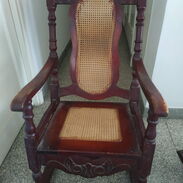 Vendo sillón de madera - en muy buen estado - Img 45618459