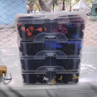 Caja de precillas plasticas para carros 1180 unidades - Img 111606197