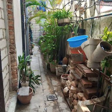 Vendo Casa Colonial (1940) de 2 Dormitorios con posibilidad de hacer 2 más. Frente a Calle y cubierta ligera. El Cerro. - 10/10