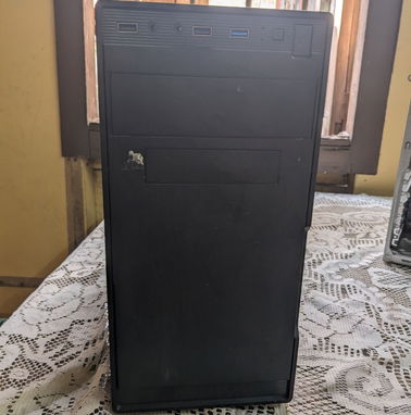 Vendo torre con cliente ligero de 6ta generacion y 4gb de ram disipada a 1600mhz,  disco de 1 tera, - Img 86639478