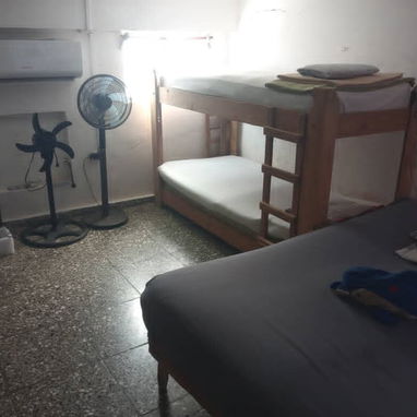 VENDO APARTAMENTO EN PLAYA , ( interior 1 , en pasillo ).* - 2/6