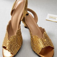 Tacones dorados - Img 57758762