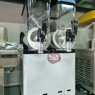 *JUGUERA FRAPEADORA BBG FROZ-2-12 Capacidad:* 2 tanques x 12L = 24L total - Funciones:Jugo frío (3°C a 11°C) 1800 usd - 2/3
