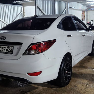 Vendo o negocio Hyundai hacen 2014, acabado de pintar - Img 113142897