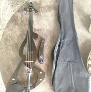 Violín eléctrico negro esquelético - Img 50625909