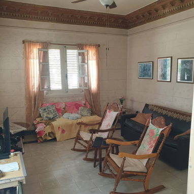 Casa independiente en miramar de 2 cuartos y 2 baños. - 10/10