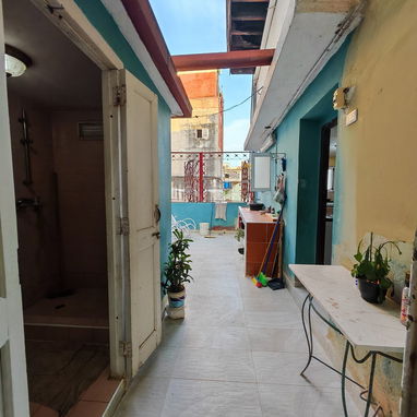 Calle Galiano,Casa Colonial Con Balcón 215m2,Tiene Una Terraza Al Final Con Vista a La La Calle De Atrás,Es 1er Piso,Azo - 10/10
