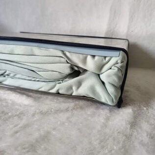 Para que tu cama se vea cómoda y elegante. Juego de Sábanas Queen con 4 piezas por solo 25 usd. 📞56249037 - Img 122888535