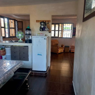 Casa amplia de 700 m² con anexo independiente y licencia para ampliar. En Abel Santamaria,  boyeros - 7/8