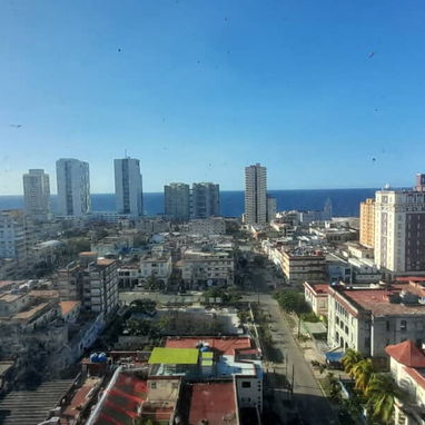 Vedado 135 mil negociables vista al mar - Img 118764041