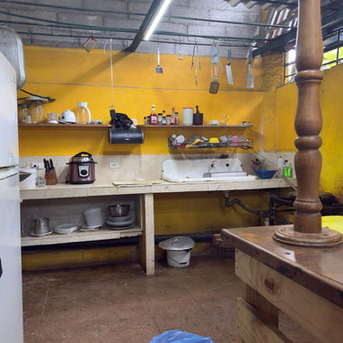 🏡Se vende casa grande de puntal alto  en perfecto estado ideal para negocios y vivir en familia. vedado - 6/10