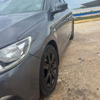 Peugeot 301 – Año 2018 - 2/3