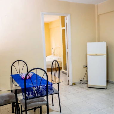 Vendo apart de 1 habitación en Plaza por Tulipan y Boyeros - 2/10