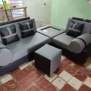 Juegos de sala camas taqpizadas multimuebles cómodas sillones comadritas y más. - Img 121619210