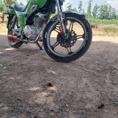 Moto de combustión  modelo deportivo - 2/2